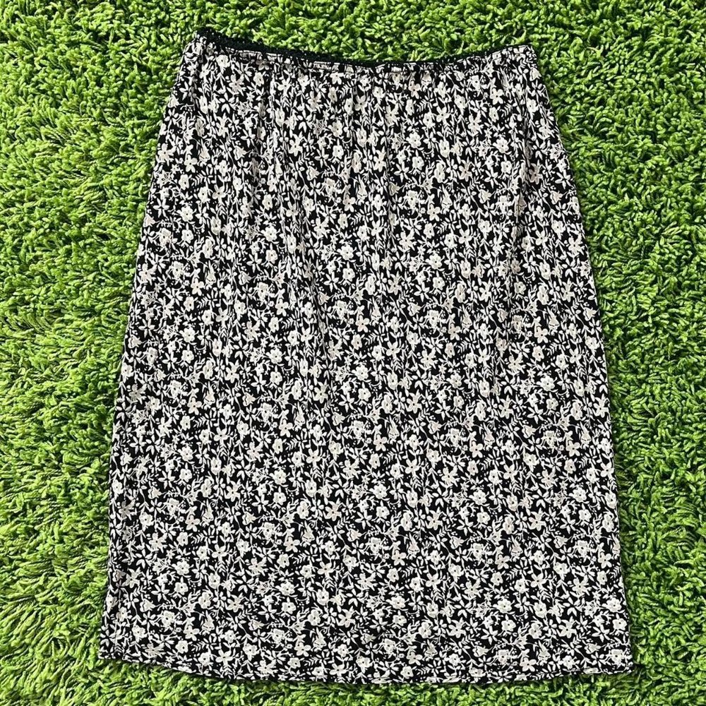 black and cream floral skirt with lace trim!